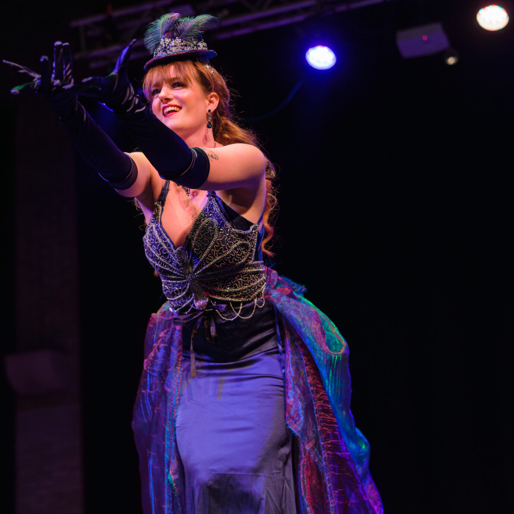 burlesque performer Alice Wonders