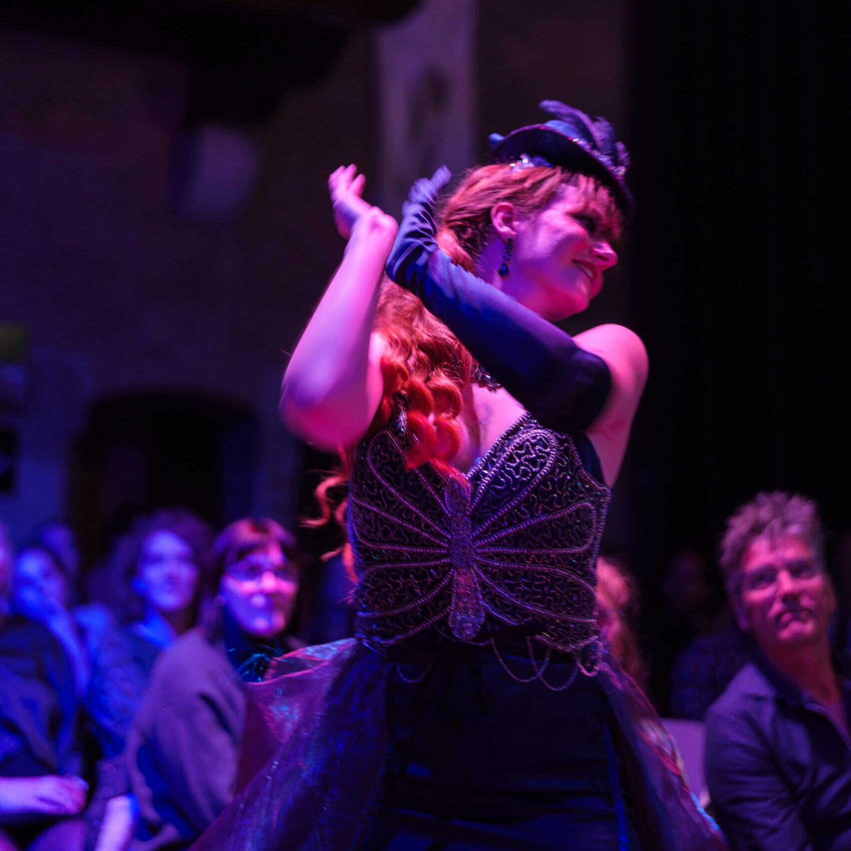 Storytelling burlesque act by Alice Wonders in the Netherlands